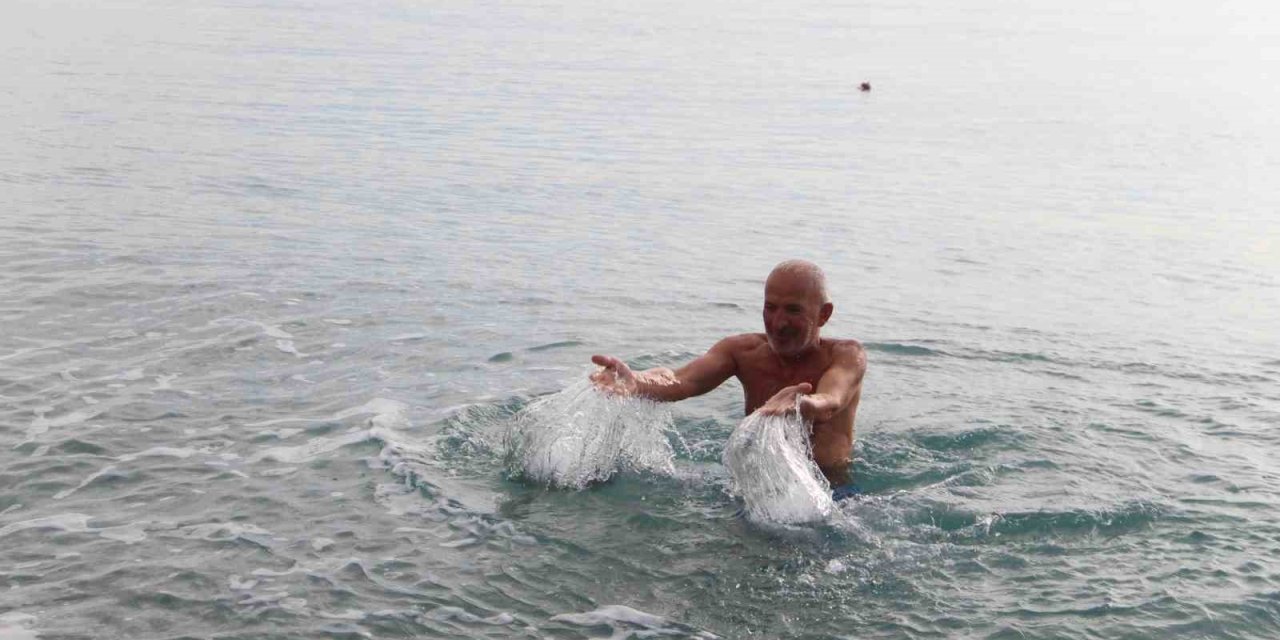 Antalya’da Aralık Ayında Deniz Keyfi
