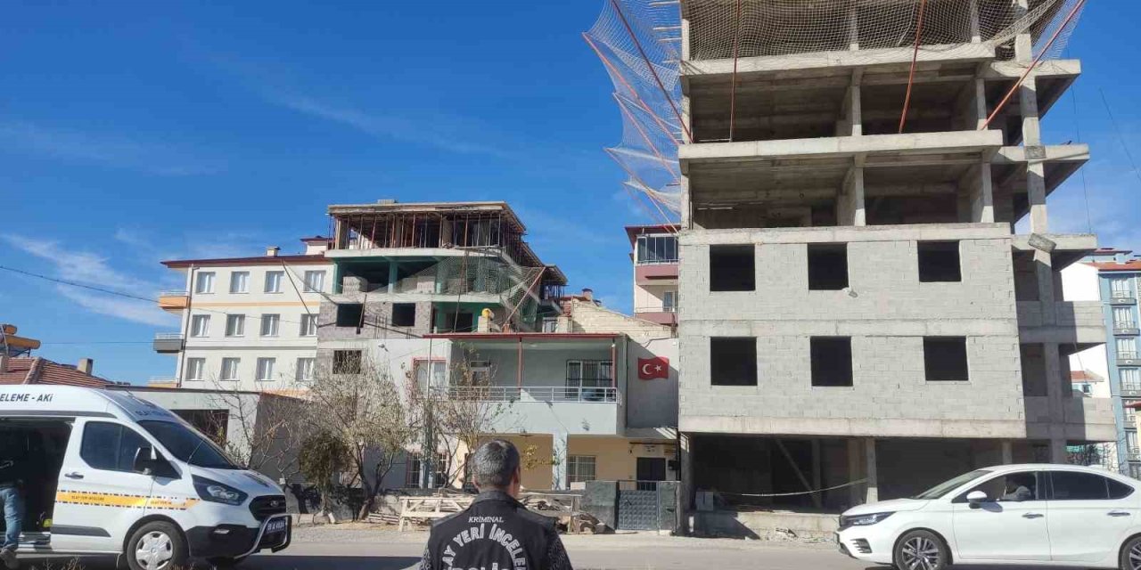 İnşaatta Merdiven Boşluğuna Düşen Kalıp Ustası Hayatını Kaybetti