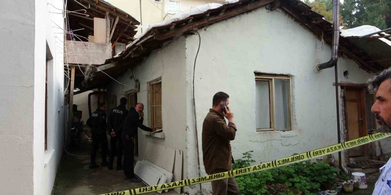 Tek Başına Yaşadığı Gecekonduda Ölü Bulundu