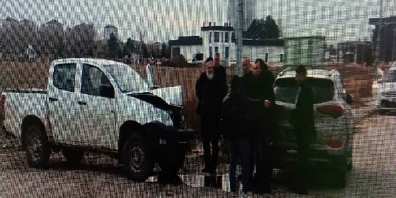 Kavşağa Kontrolsüz Giren Araçlar Çarpıştı : 5 Yaralı