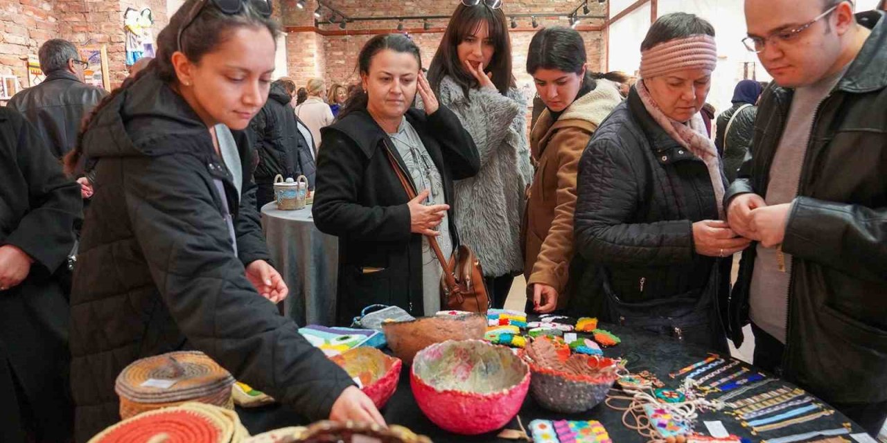 Özel Bireylerden Özel Sergi