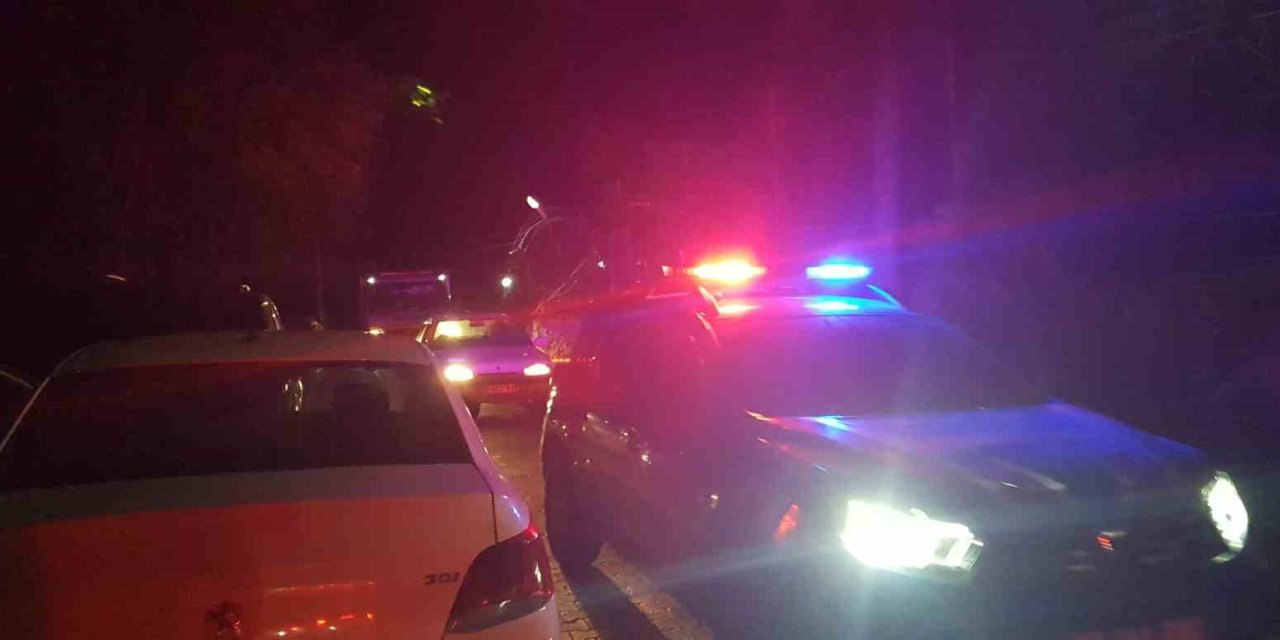 Alanya’da Tadilatta Olan 3 Katlı Boş Otel Lojmanı Çöktü