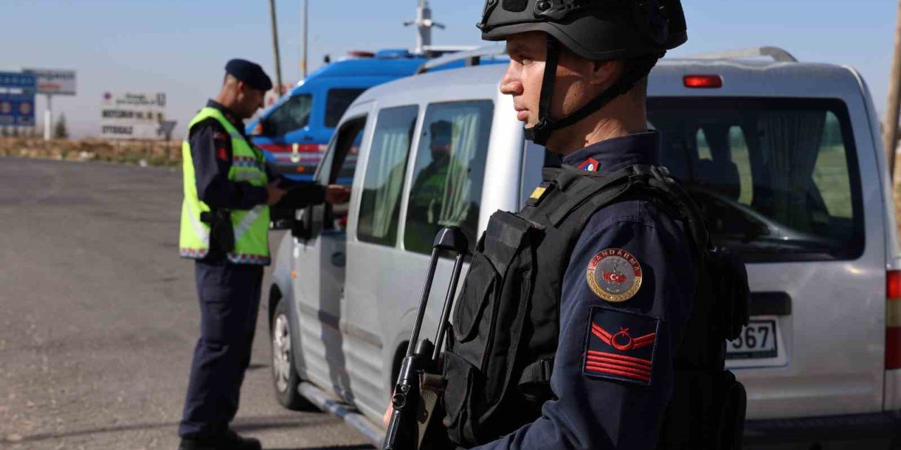 Aksaray Jandarmadan Uzun Namlulu Silahlarla Denetim