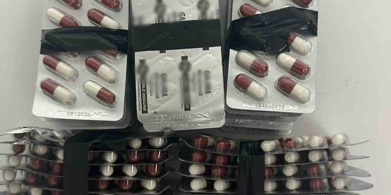 Şüpheli Aracın Kaputunda Uyuşturucu Hap Ele Geçirildi