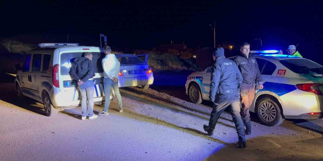 Uyuşturucudan Girdikleri Cezaevinden İzinli Çıkıp Uyuşturucuyla Polisten Kaçtılar