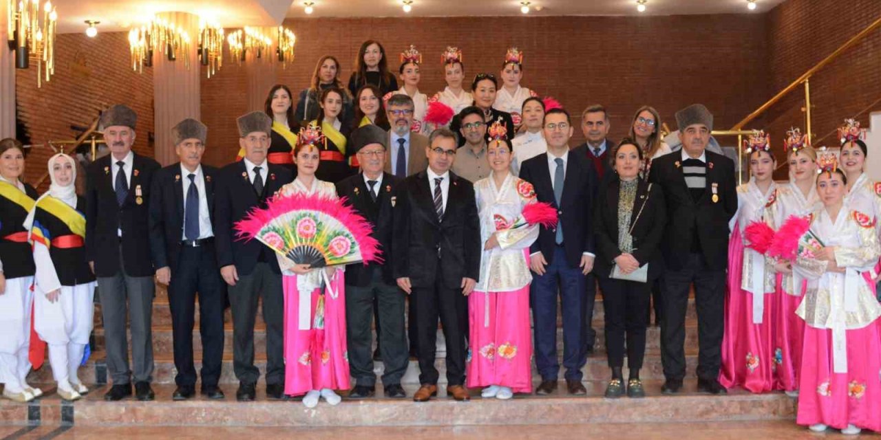 ’kore Türk Dostluğunun İzleri: Kore Savaşı Ve Yemek’ Anadolu Üniversitesi’nde Konuşuldu