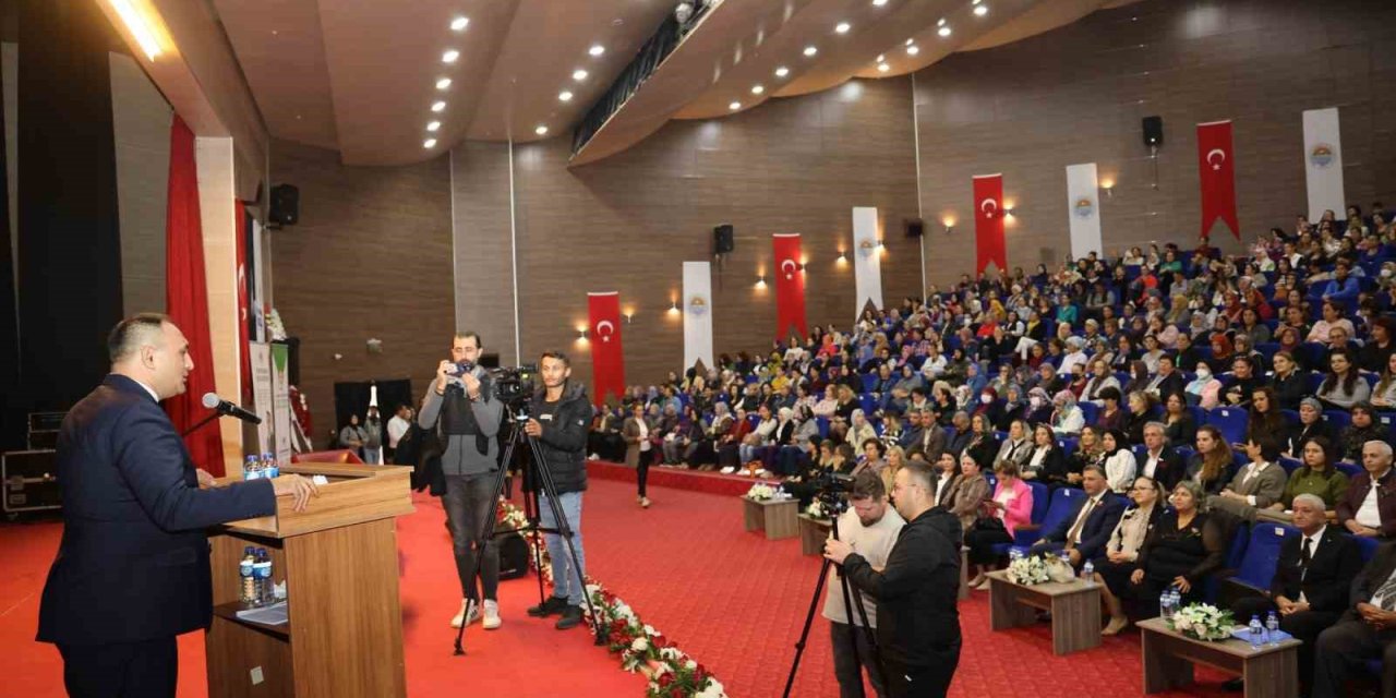 Toroslar’da ’kadınlar Hakları Günü’ne Özel Sergi Ve Panel Düzenlendi