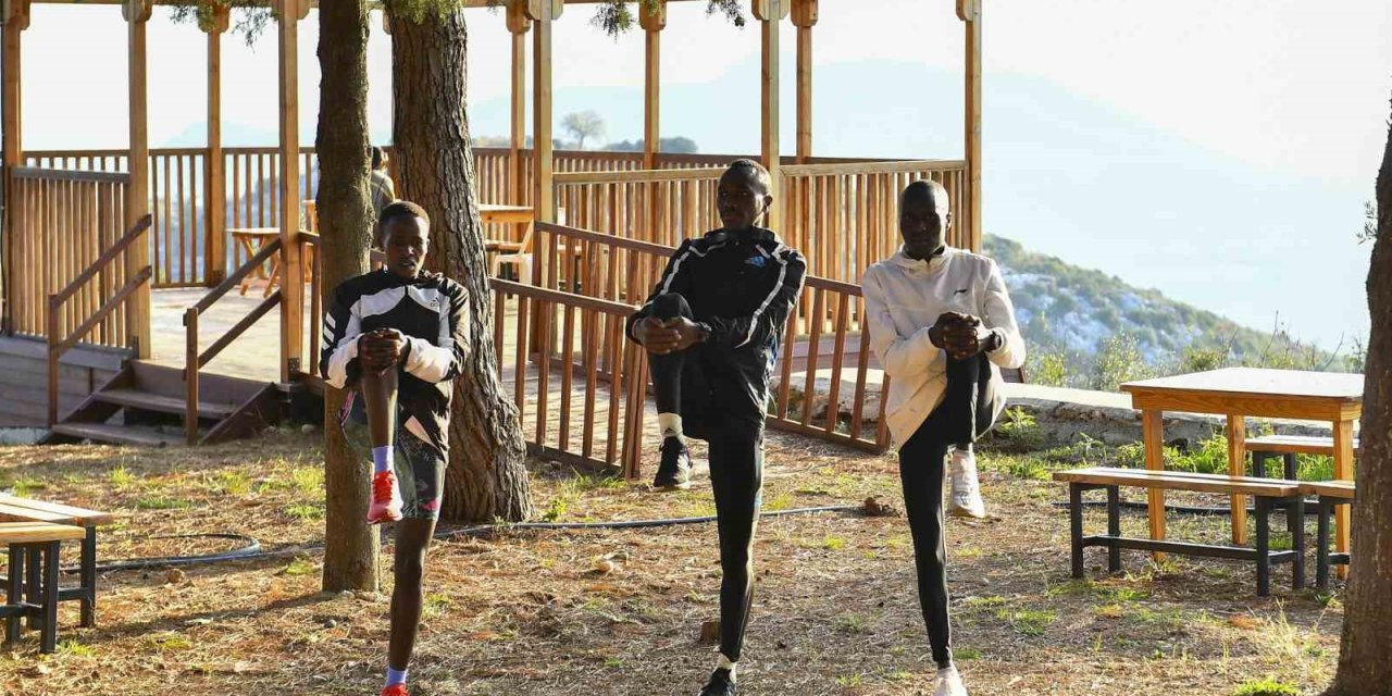 Maraton Koşucuları Darısekisi Örnek Köyü’nde Antrenman Yaptı