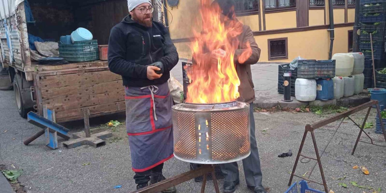 Pazar Esnafı Soğuk Havayla Mücadele Ediyor