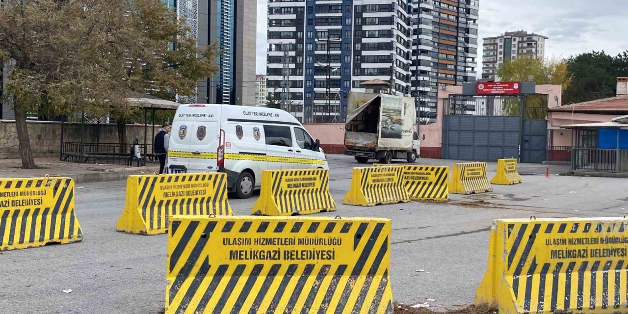 Cezaevinde İntihar, İple Kendini Astı