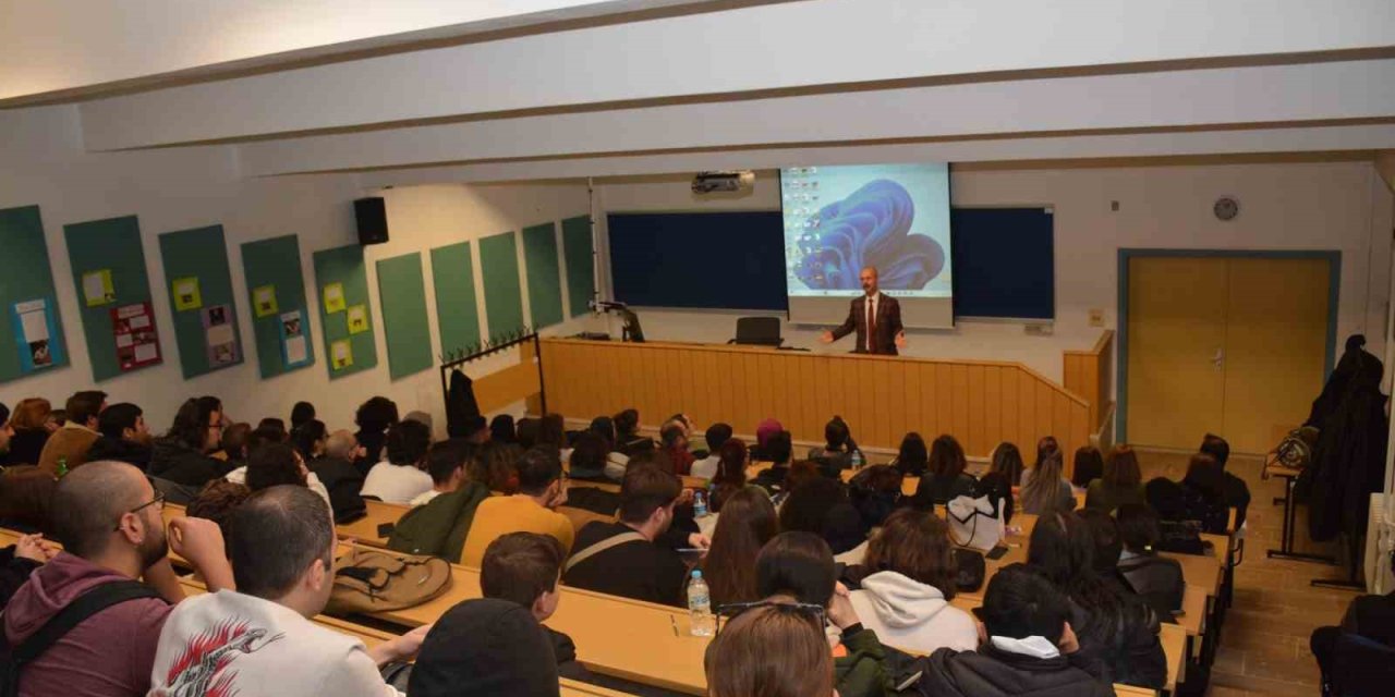 Turizm Fakültesinde “osmanlı’nın Son Döneminde Eskişehir’in Sosyo Kültürel Yapısı” Konuşuldu