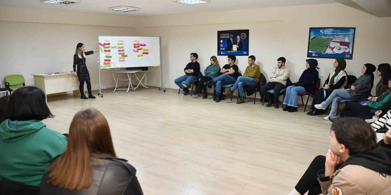 Gençlerle Flört Şiddeti Konuşuldu