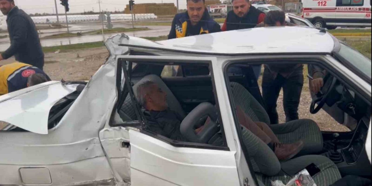 Takla Atıp Hurdaya Dönen Otomobilden Hafif Sıyrıklarla Kurtuldu