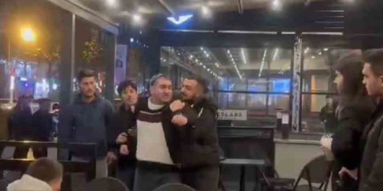 Niğde’de Starbucks Protestosunda Tartışma: 1 Gözaltı