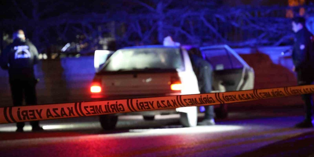 Emanet Araçla Giderken Silahlı Saldırıya Uğradı