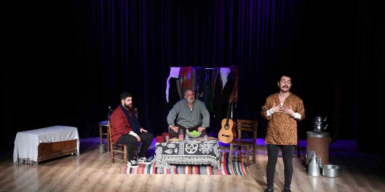 Konyaaltı‘nda Tiyatro Keyfi