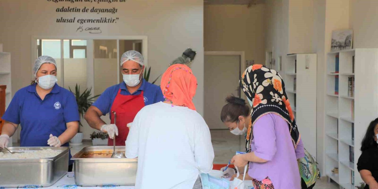 Odunpazarı Belediyesi Aşevi’nden 3 Milyon Porsiyon Sıcak Yemek Yardımı