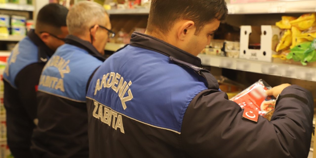 Akdeniz Belediyesi Zabıtasından Zincir Marketlere Sıkı Denetim