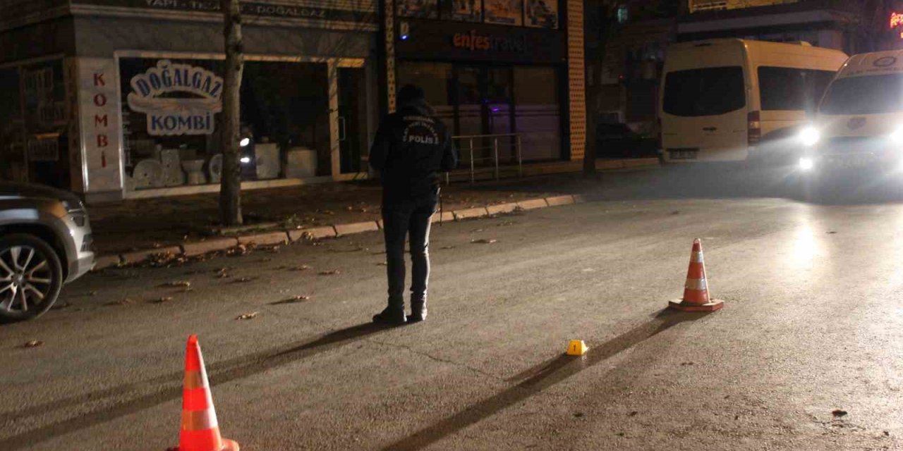 Ablasının Dini Nikahlı Eşini Ve Yeğenini Bıçakla Yaraladı