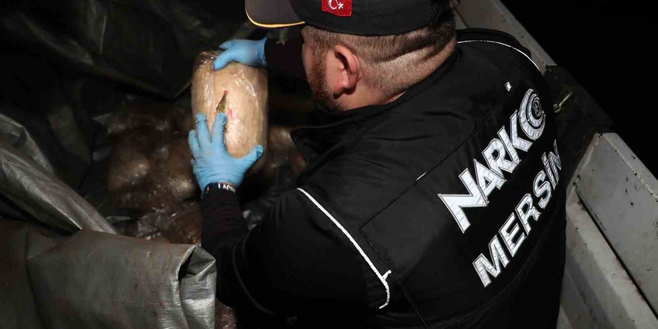 Mersin’de Bir Tırda 22 Kilo 300 Gram Esrar Ele Geçirildi