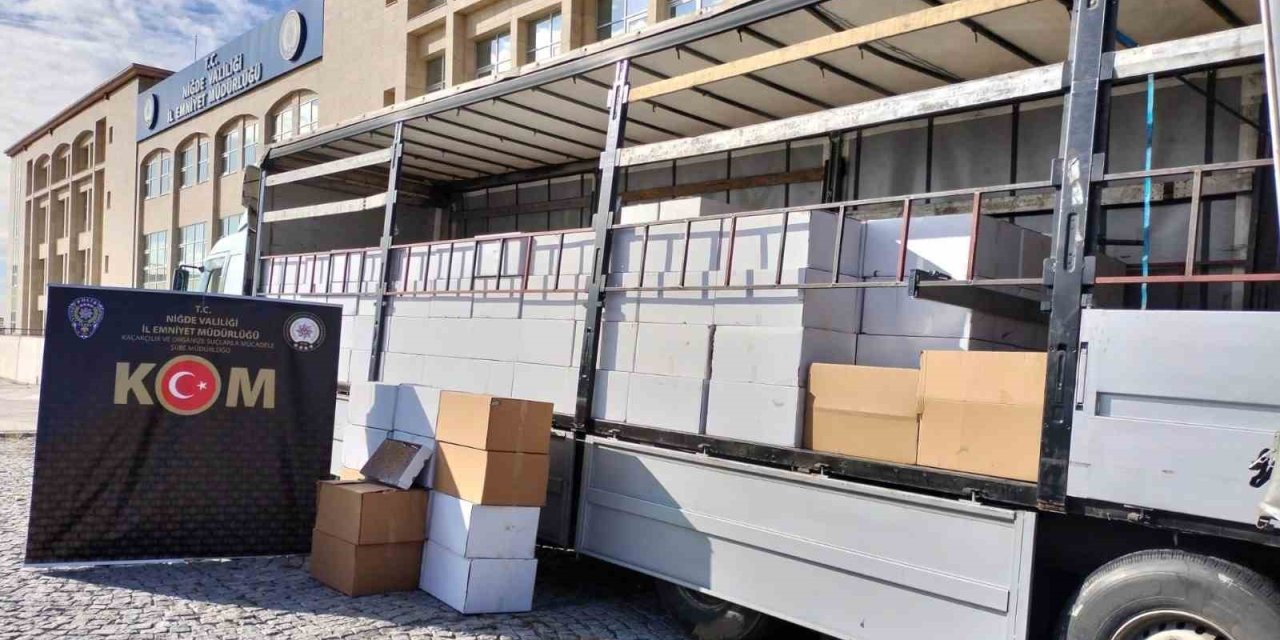 Niğde’de 5 Milyon 400 Bin Dolu Makaron Ele Geçirildi