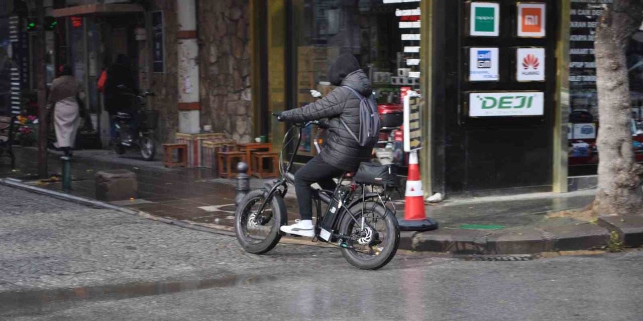 Kış Aylarında 2 Tekerlekli Araç Kullananlar Bunlara Dikkat Etmeli