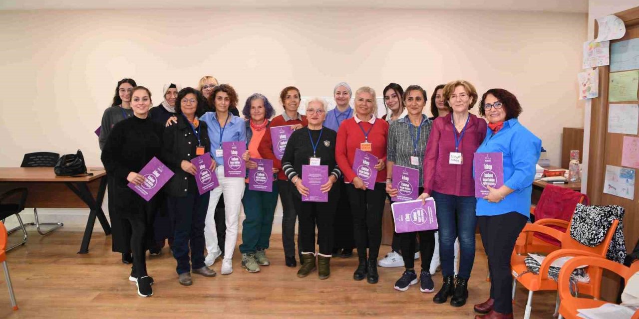 Konyaaltı’nda “kadının İnsan Hakları Eğitimi Programı” Eğitimi