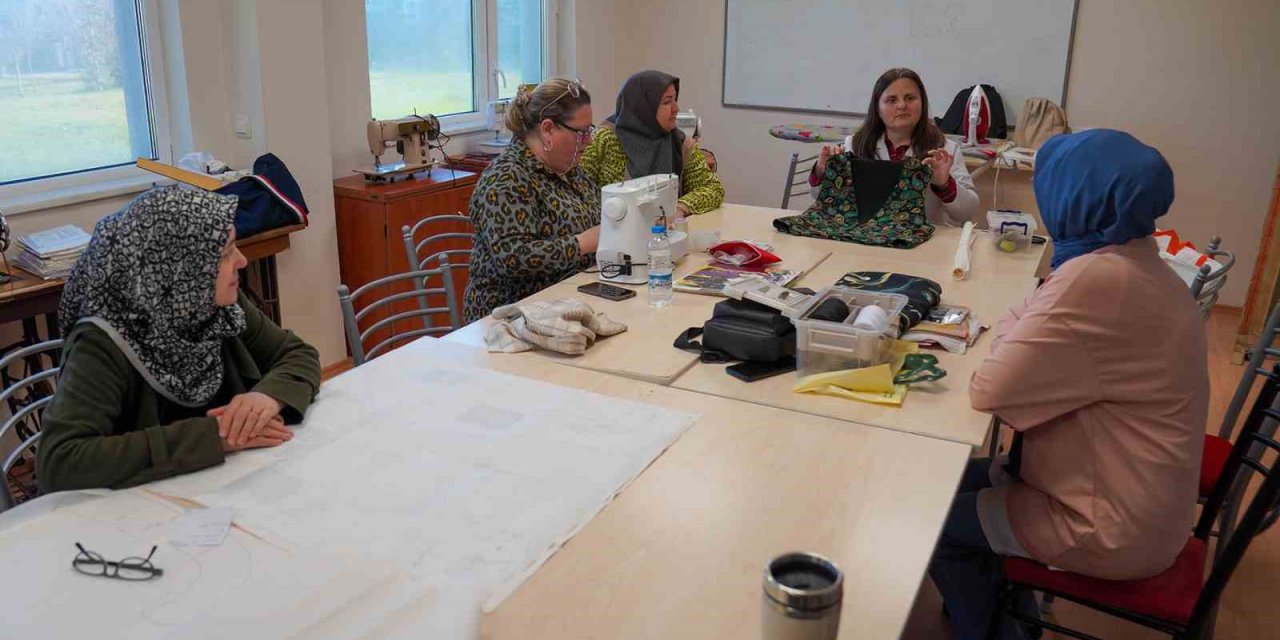 Hem Sosyalleşiyorlar Hem Ekonomilerine Katkı Sağlıyorlar