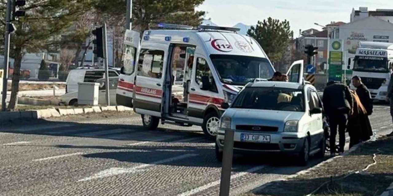 Konya’da Trafik Kazası: 4 Yaralı
