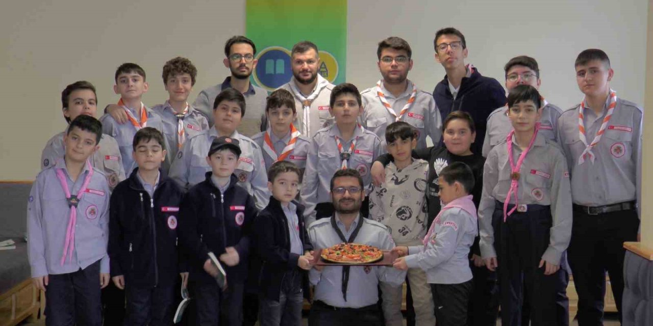 Küçük İzciler Pizza Yapmayı Öğrendi