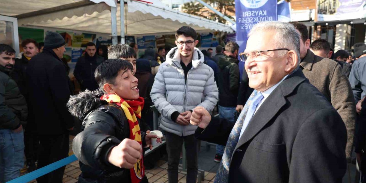 Başkan Büyükkılıç, Hizmeti Vatandaşın Ayağına Götüren Çadırları Ziyaret Etti