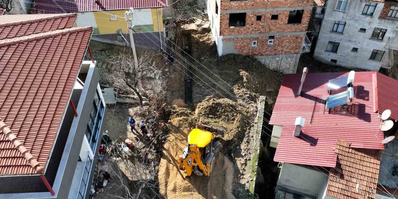 Asat Elmalı’da Alt Yapı Eksiklerini Gideriyor