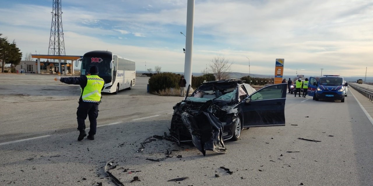 Konya’da Otomobil Kamyona Çarptı: 2 Yaralı