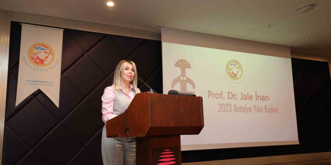 Rektör Prof. Dr. Özlenen Özkan ’yılın Kadını’ Seçildi