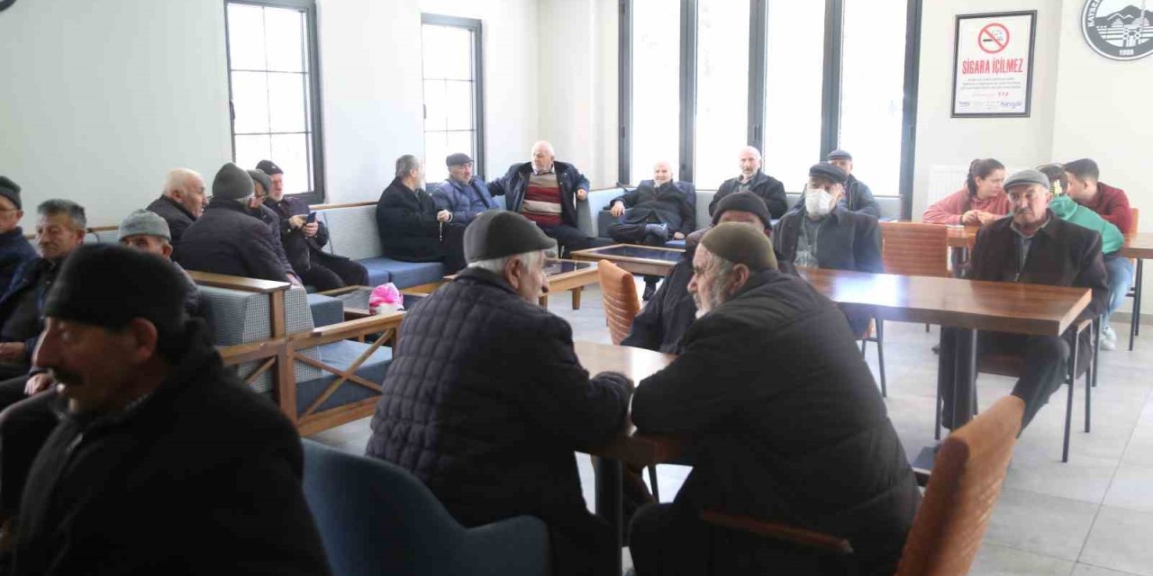 Melikgazi’de Yaşlılar ‘eski Çınarlar Yaşam Merkezi’nde Çok Mutlu