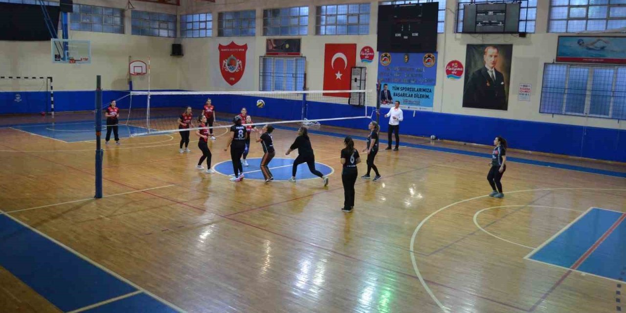 Alanya’da Sağlıkçılar Voleybol Turnuvasında Buluştu