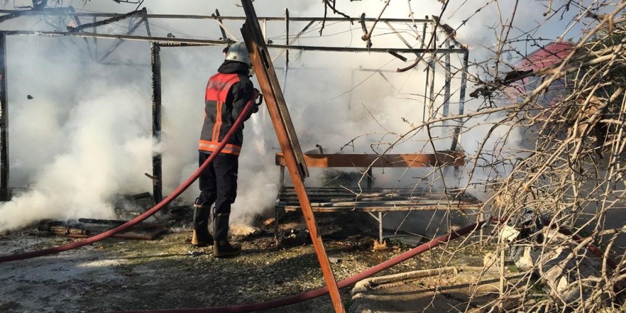 Erdemli’de Baraka Yangını