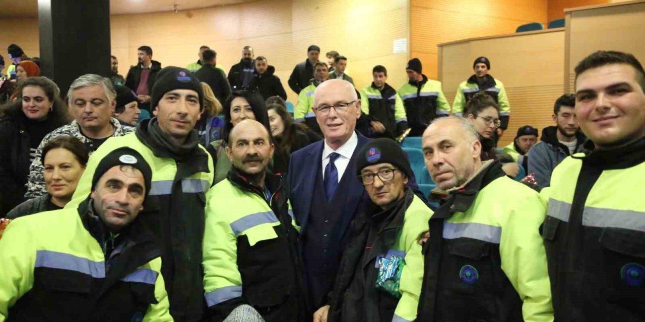 Odunpazarı Belediye Başkanı Kurt, 6 Şubat Sebebiyle 3 Depremzede Personele İdari İzin Verdi