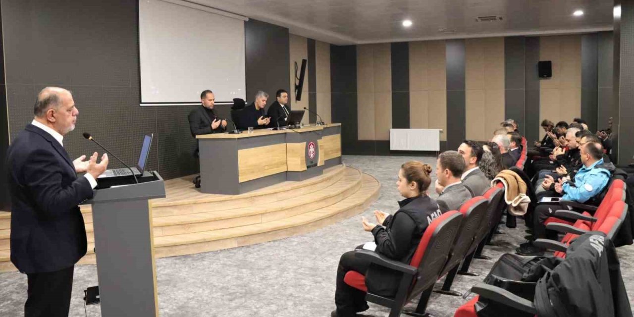 Niğde’de Depremde Hayatını Kaybedenler Anıldı