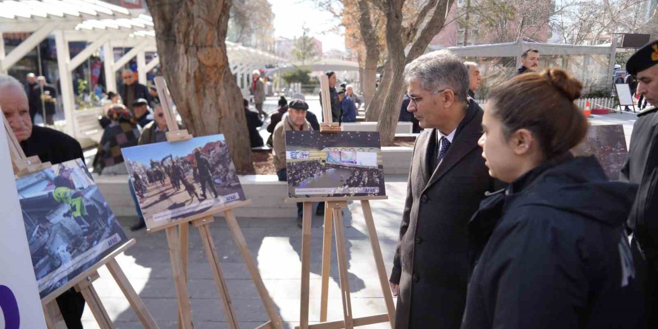 Niğde’de Afad Tarafından 6 Şubat Depremi Konulu Fotoğraf Sergisi Açıldı