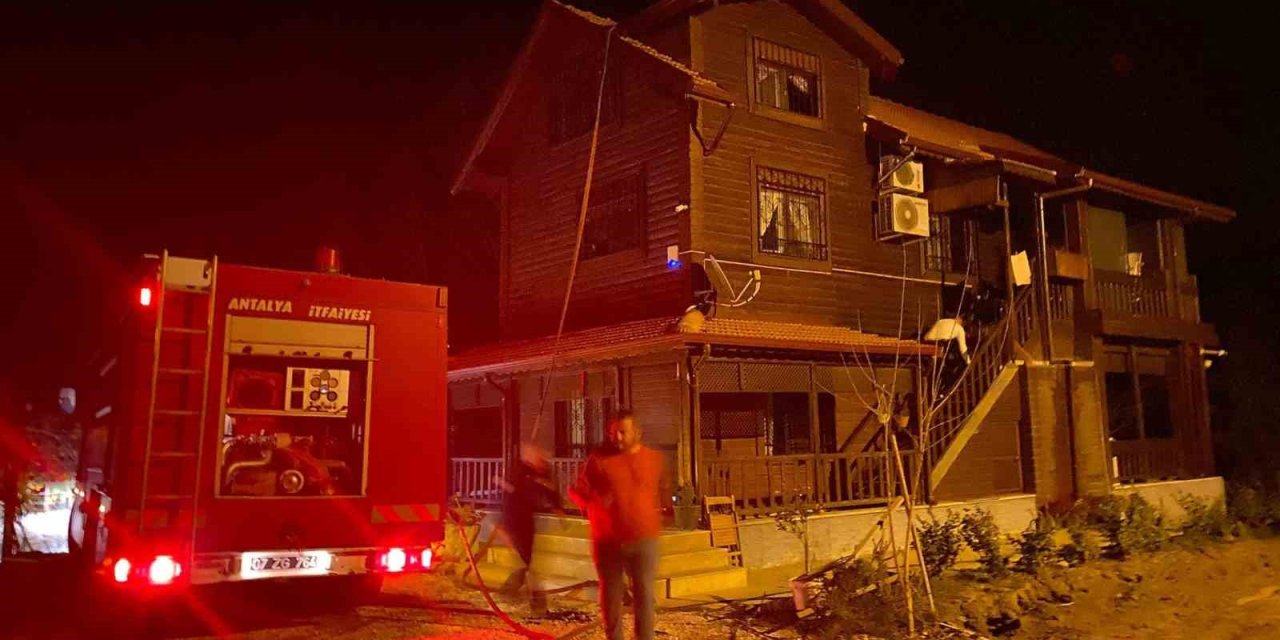 Ahşap Yazlık Evde Çıkan Yangın Korkuttu