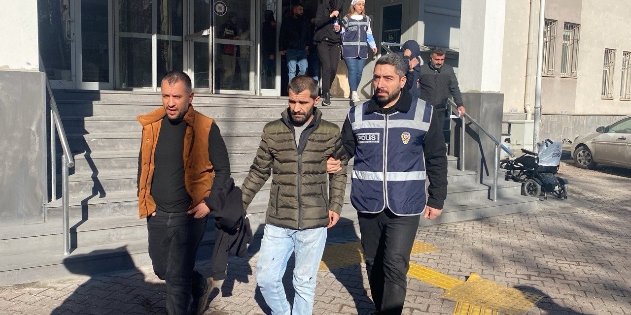 Kayseri’de Aranan Şahıslara Yönelik Eş Zamanlı Operasyon: 14 Şahıs Yakalandı