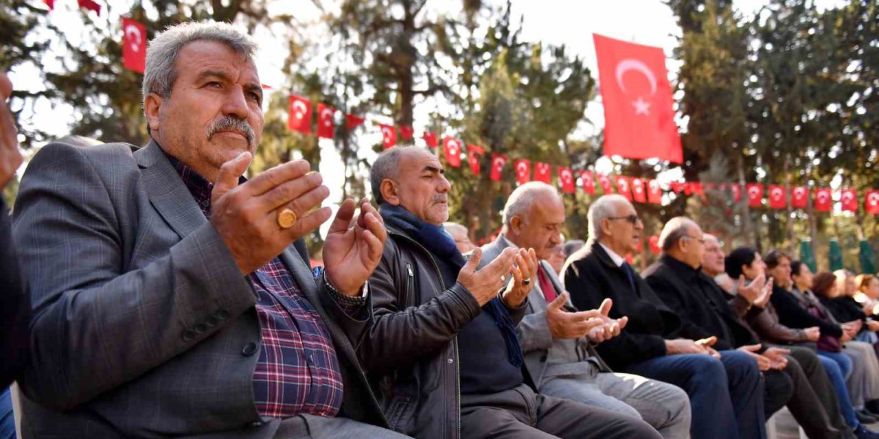 Depremlerde Hayatını Kaybedenler Dualarla Anıldı