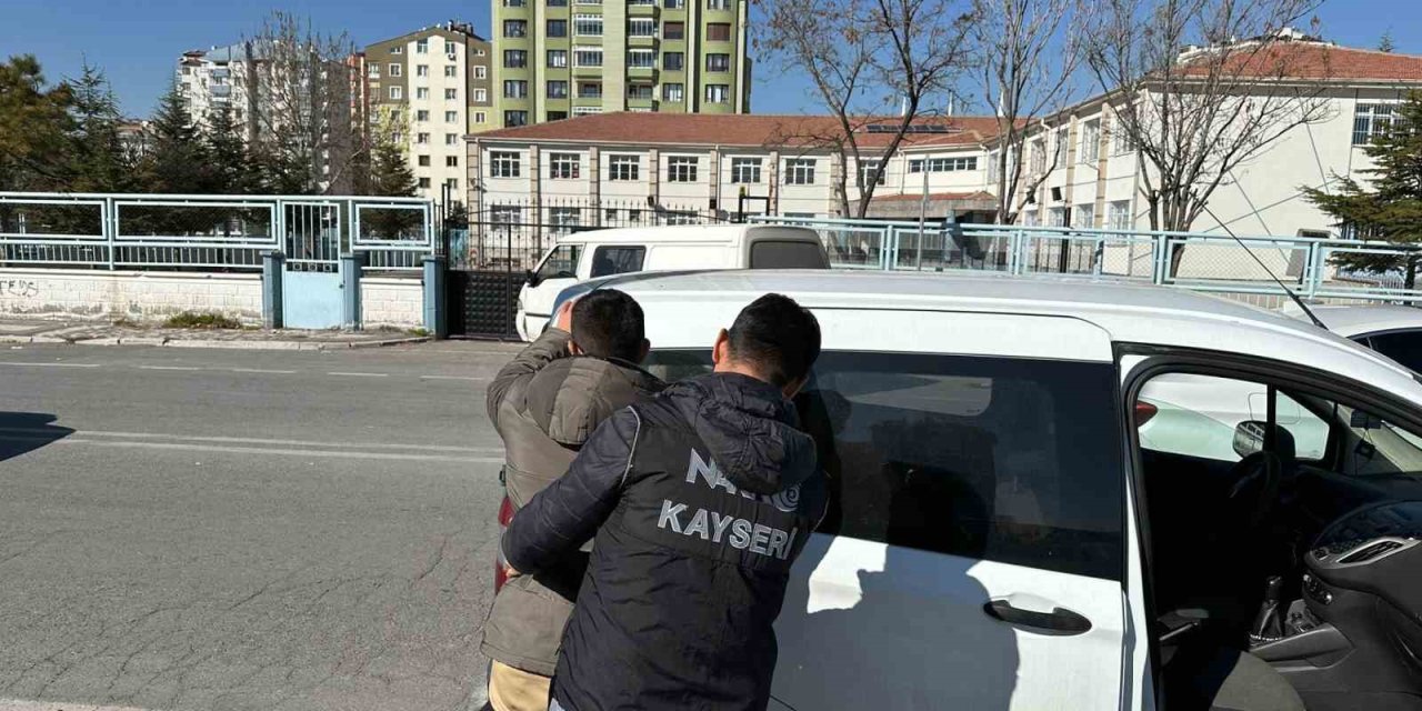 Polis Ekiplerinden Okul Çevresinde ‘uyuşturucu’ Denetimi