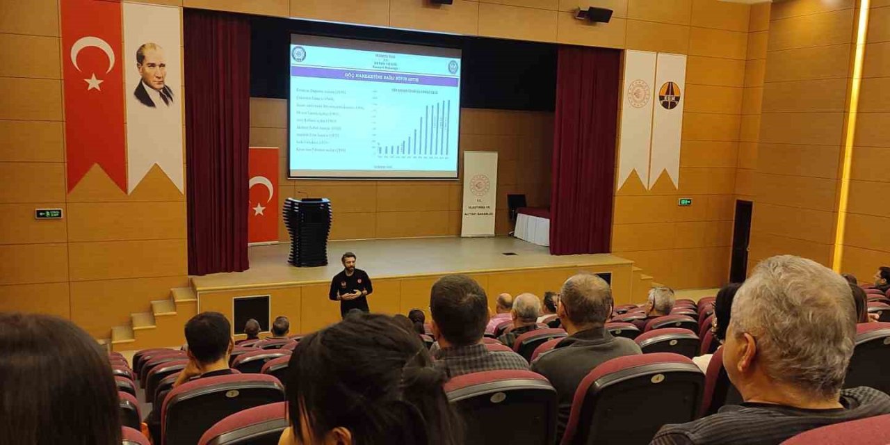 Mersin’de Karayolları Personeli Terör Faaliyetleri Konusunda Bilgilendirildi