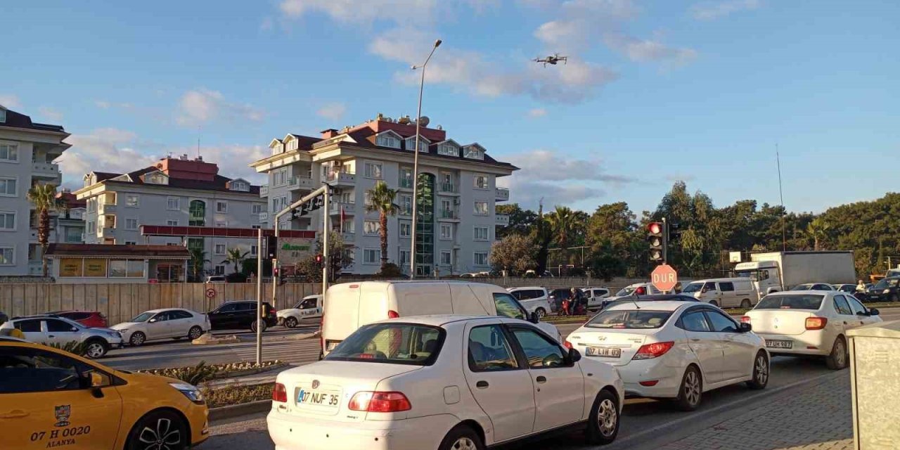 Jandarmadan Dronlu Kırmızı Işık Denetimi