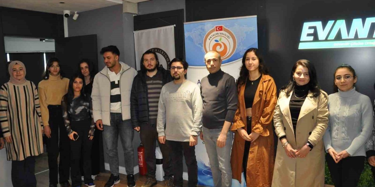 Antalya’nın Gençlerine Umut Veren ‘işinde Bir Numara Ol’ Projesi Hayata Geçti