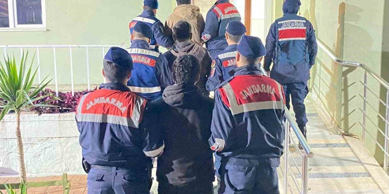 Antalya’da "adam Öldürme" Suçundan Aranan 3 Şahıs Yakalandı