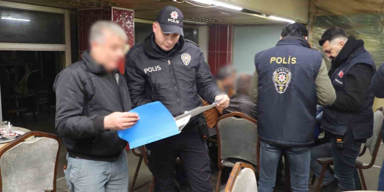 Antalya’da 16 Umuma Açık Yer Denetlendi, 2 Bin 180 Şahıs Ve 440 Araç Sorgulandı