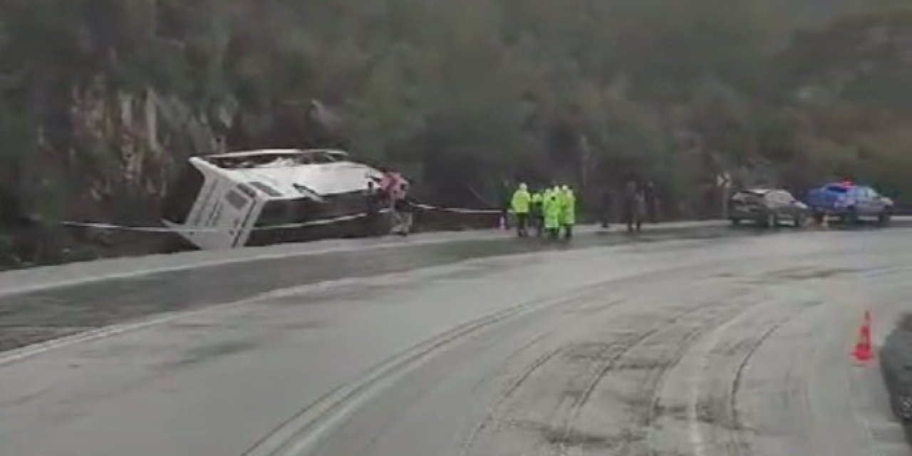 Antalya’da Otobüs Kazası: 21 Yaralı